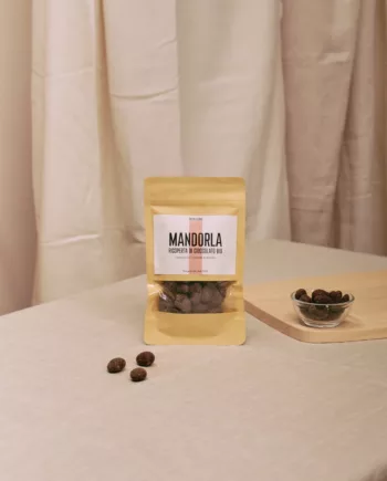 Mandorla ricoperta di cioccolato bio